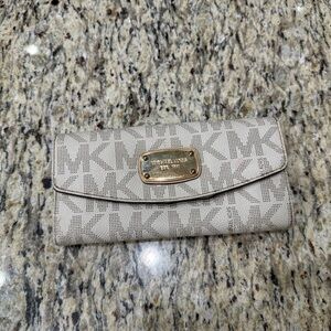 Michael Kors Logo Wallet